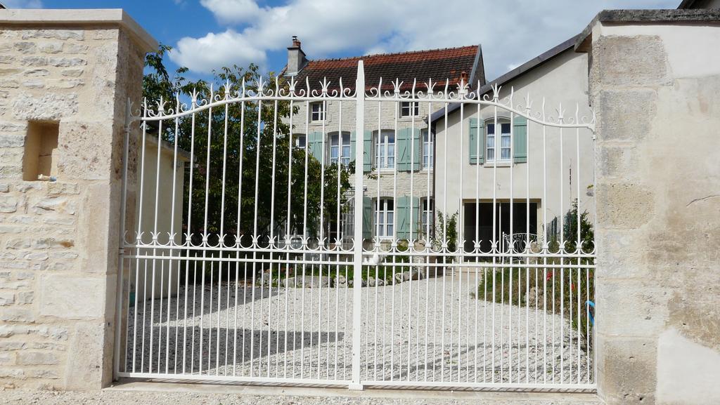 Mussy-sur-Seine La Promenade En Champagne B&B 외부 사진