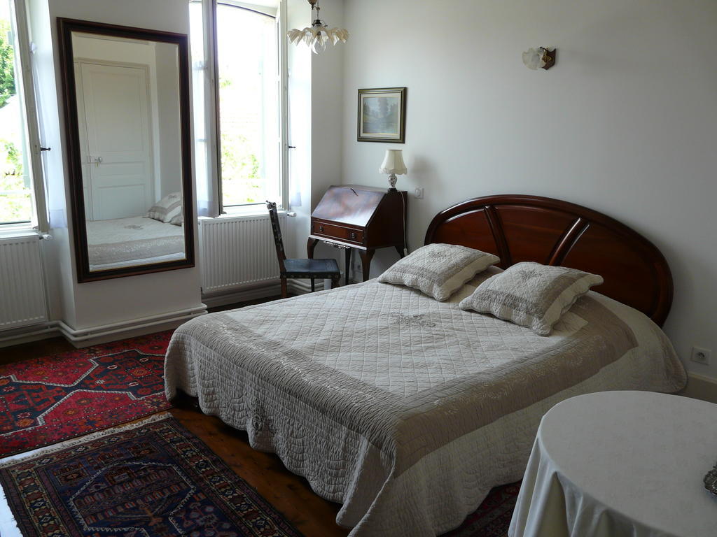 Mussy-sur-Seine La Promenade En Champagne B&B 객실 사진
